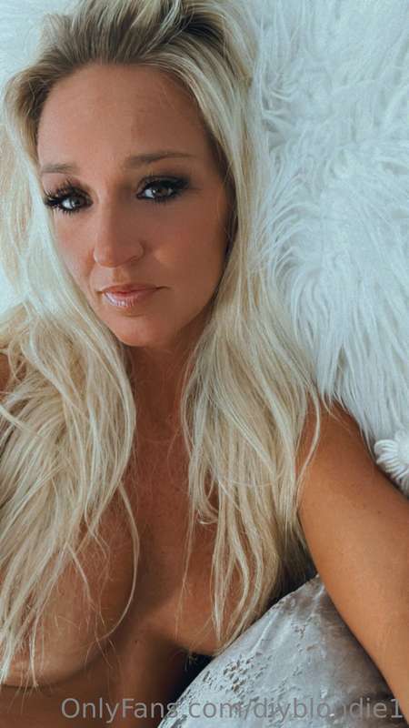 Sexy_Chloe - Onlyfans - 15 Dec, 2022