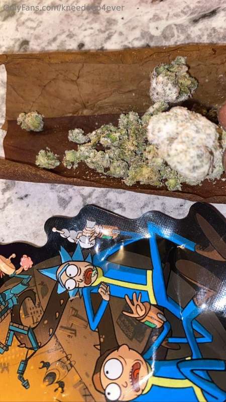 I smoke nothing but the Best 🔥