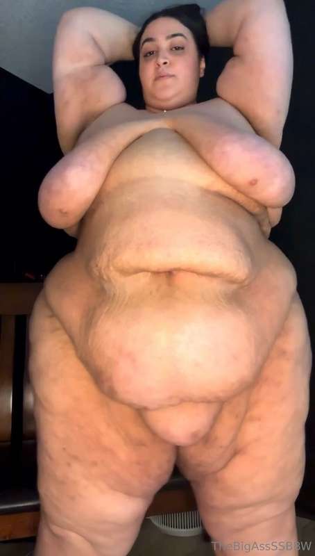  Loving this angle of my body 🥵