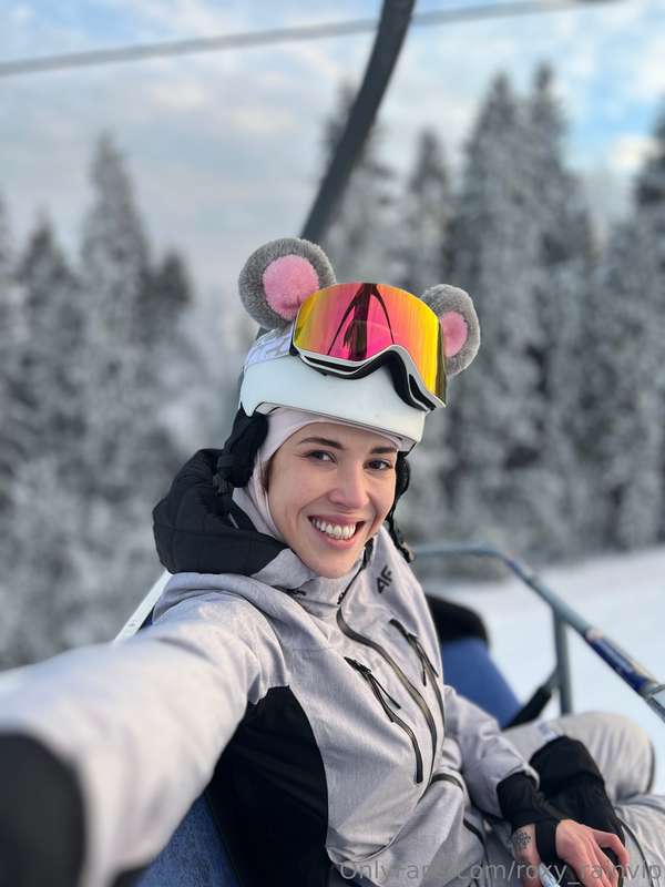 I'm a great skier ⛷️🏔️ Please leave a like for my smile ❤️🥹