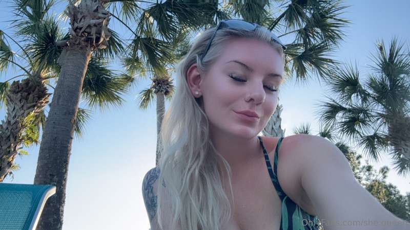Back from vacation 🏝️ got to see some palm trees🥰 4
