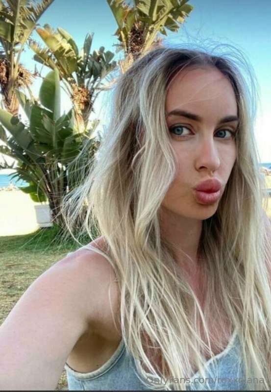 [ Album ]
My friend @sarahkenley broke up with her boyfriend..