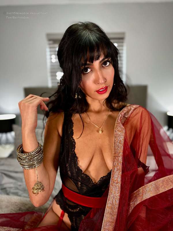 Your perfect desi wife ♥️

New video in this lingerie to be .. 2