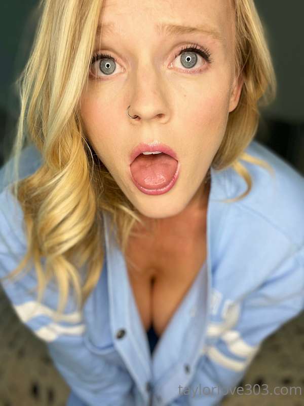 **cheerleader** Taylor needs you to come spank her big ass a..
