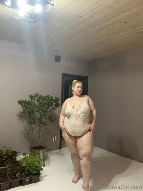 Let me know what you like best about my body.😜😜😈 2
