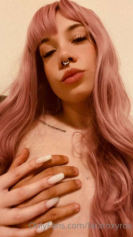 Lararoxyrox - Onlyfans - 11 May, 2022 5