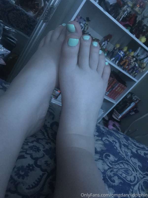 Toes did! New content out Tomorrow 🖤🤓 7