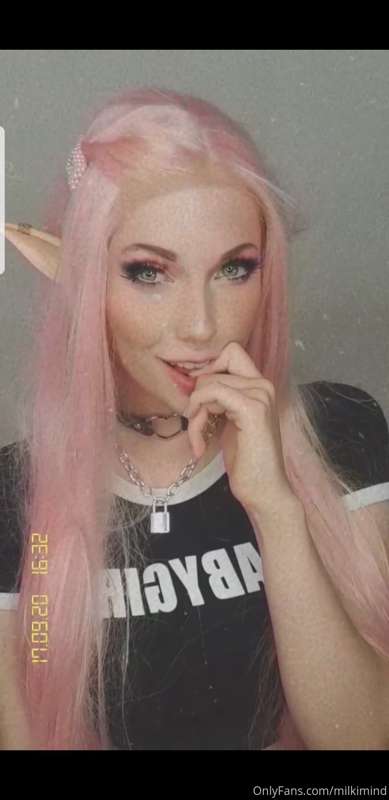 I'm your dirty little gamergirlfriend 💦🎮 let's play 🤫 3