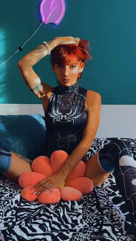 Mi sento proprio un fiorellino💖 tocca a te cogliermi👅