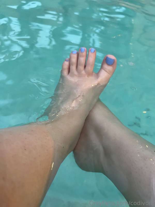 Wet Feet Wrinkly Toes 🦶🏻 3
