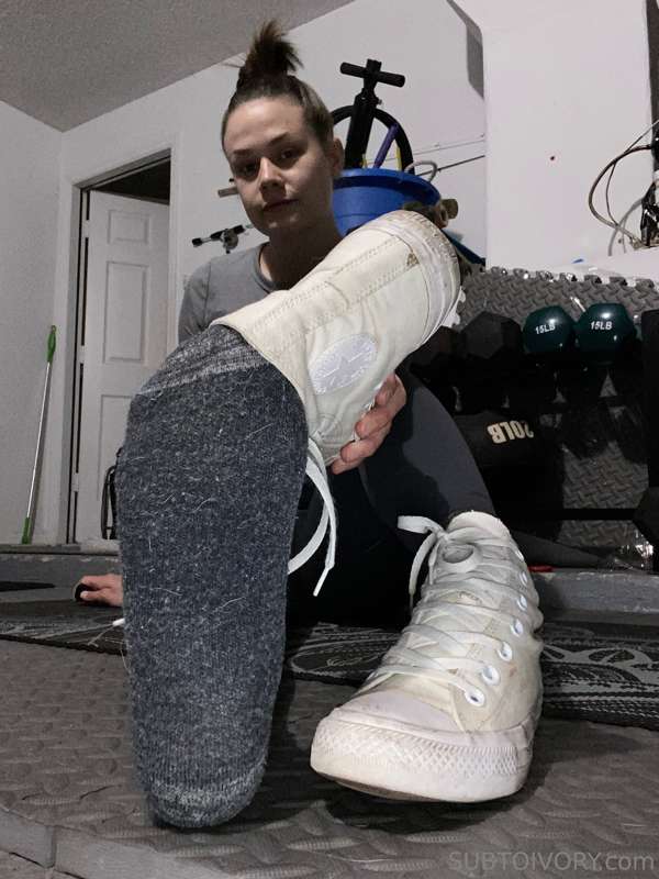 No makeup, sweaty post workout soles 👃