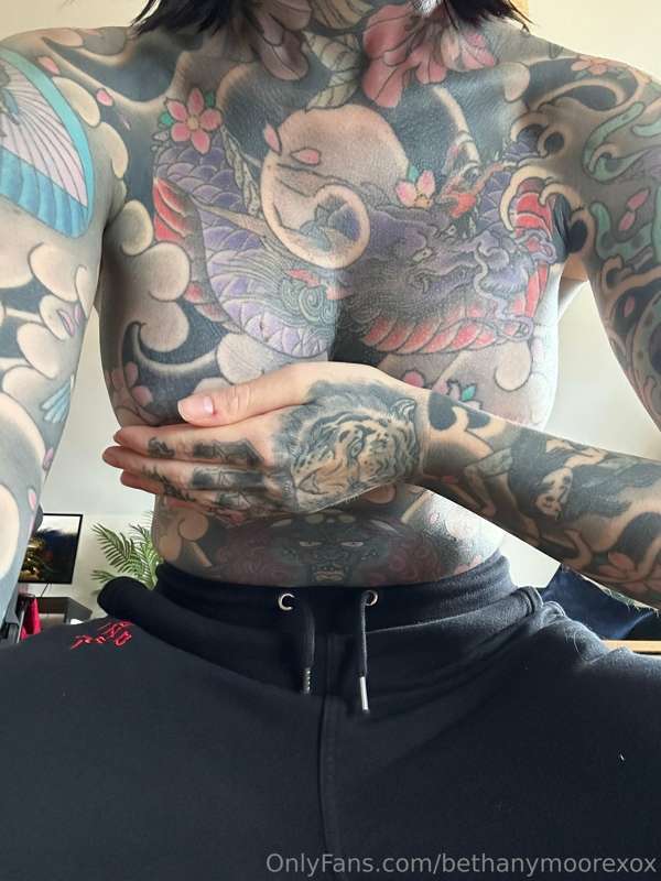 So.. Who's ready for the big new boobie reveal this week? 😛