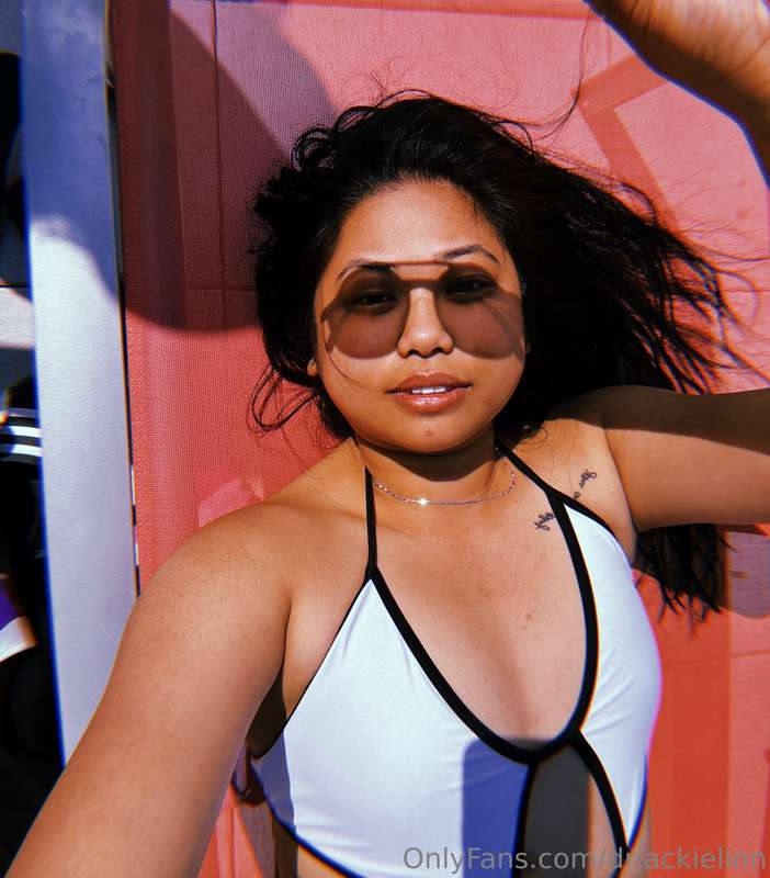 Because where else would I post these? 🙈 Summer looks good o.. 3