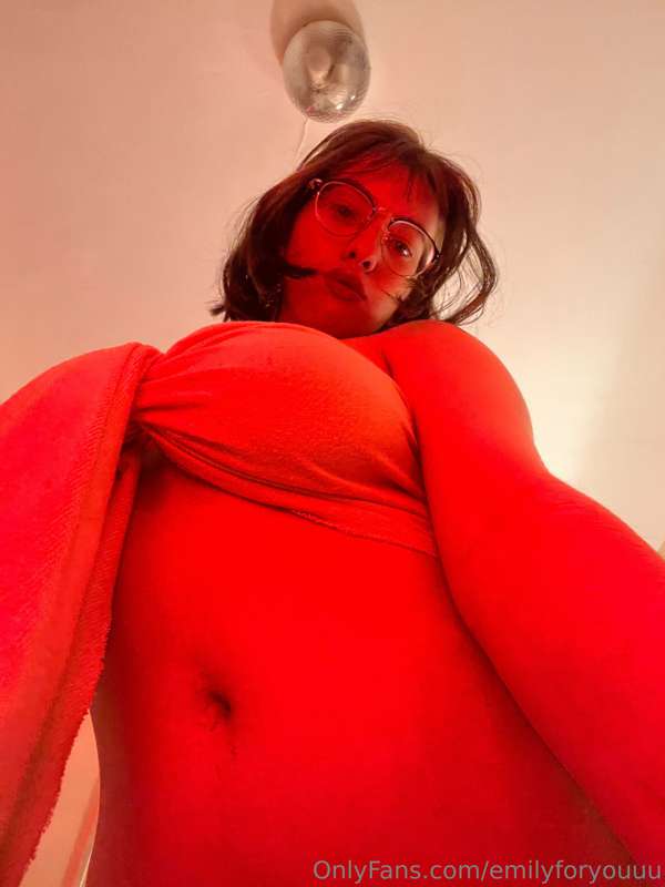 Morning titties to start your day. 🍒