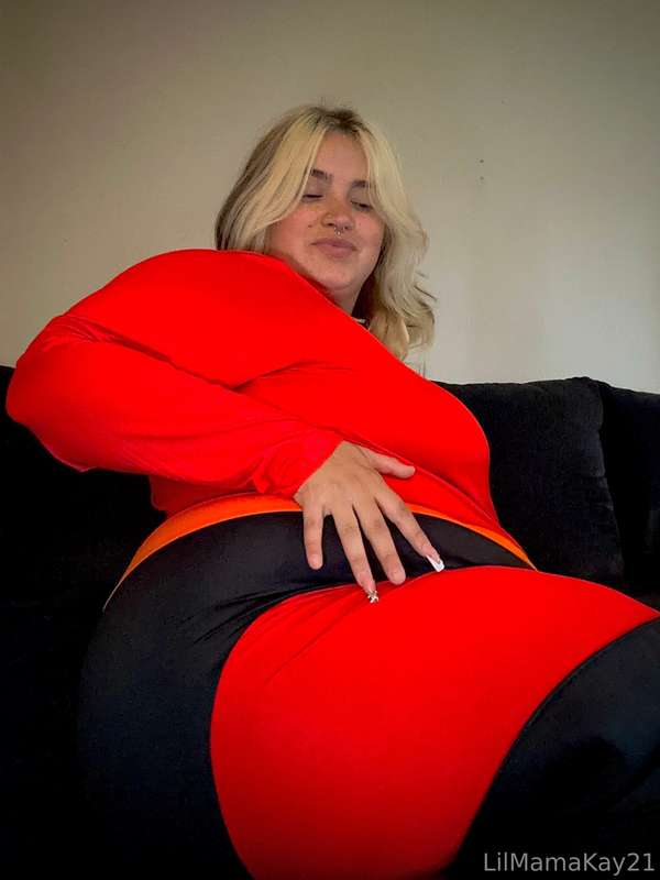 Man Elastigirl has let herself go…she can barely do her job,.. 4