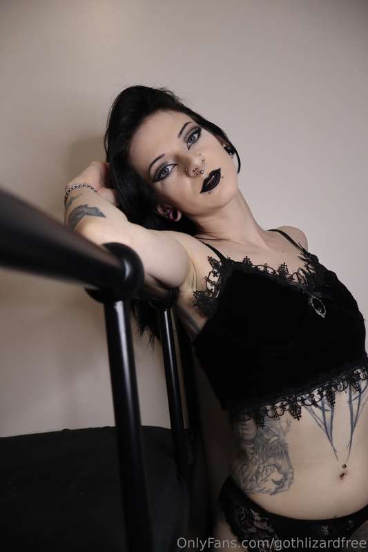 Bend me over and show me how much you want it 7