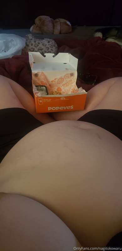 God, I felt so huge when I took these pictures...
I can't wa..