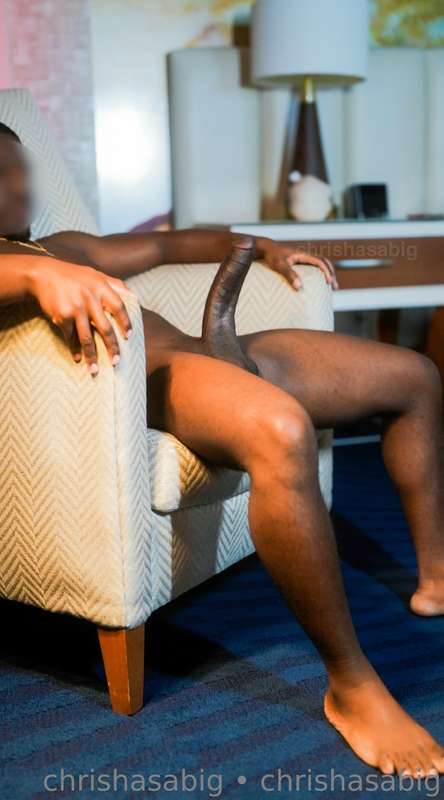 Wish I had one of y’all to bounce on this big dick till it s..