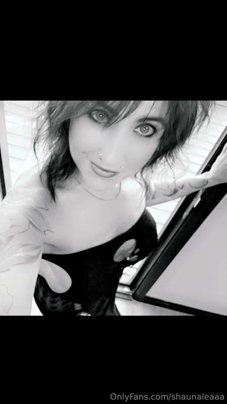 Shaunaleaaa - Onlyfans - 10 Oct, 2024