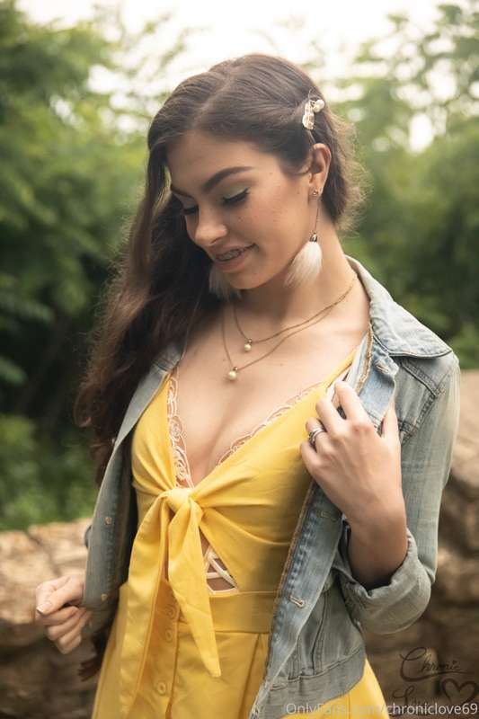 New Outdoor Photoset!!  I will drop another batch of picture.. 1