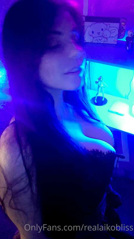 Good morning (technically afternoon) sexy people. How are yo.. 3