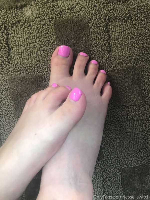 New pedicure tomorrow! Lmao I swear to god if anyone comment..