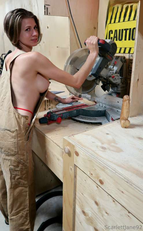 Working with some wood 😏😏