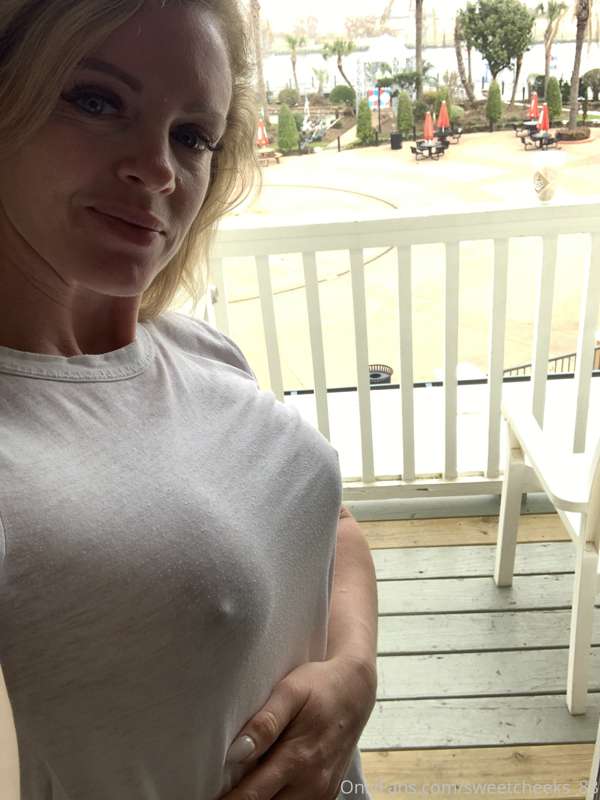 White T-shirt and no bra. This is my mom uniform for today. .. 4