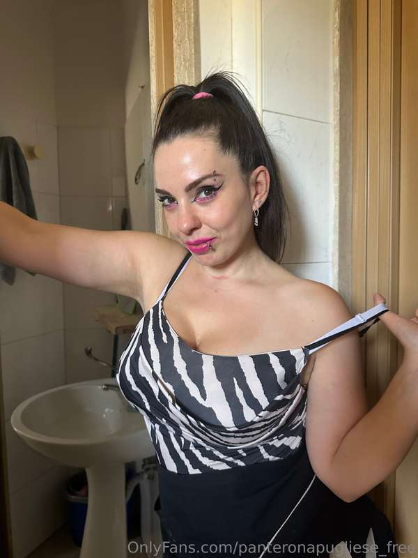 Sempre vogliosa per voi 😋💦😈Chi c’è per una cam? Ho voglia di..