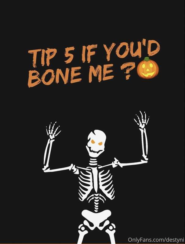 It’s spooky season! 
My favorite time of the year 😈😈