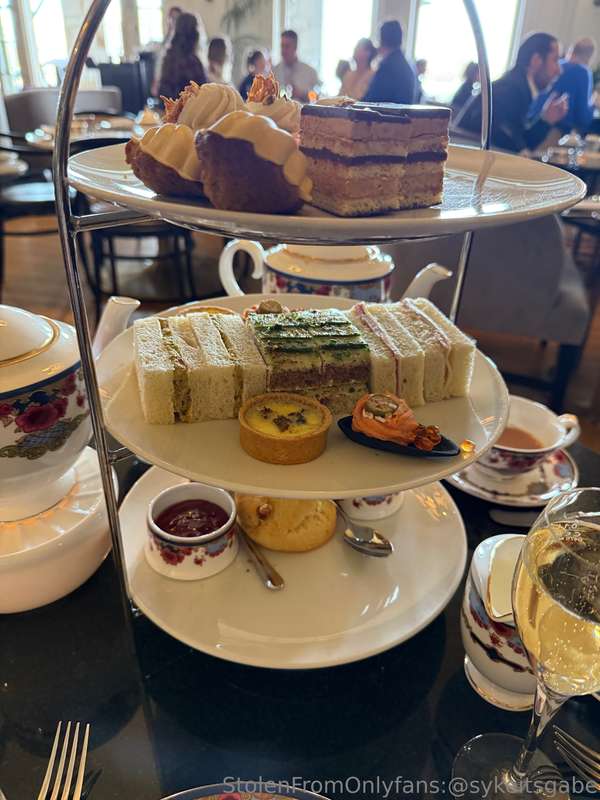 Idk if I ever posted this but I went to a fancy tea restaura.. 4