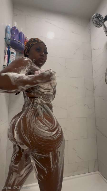 Wanna see this sexy shower porn? 🥰