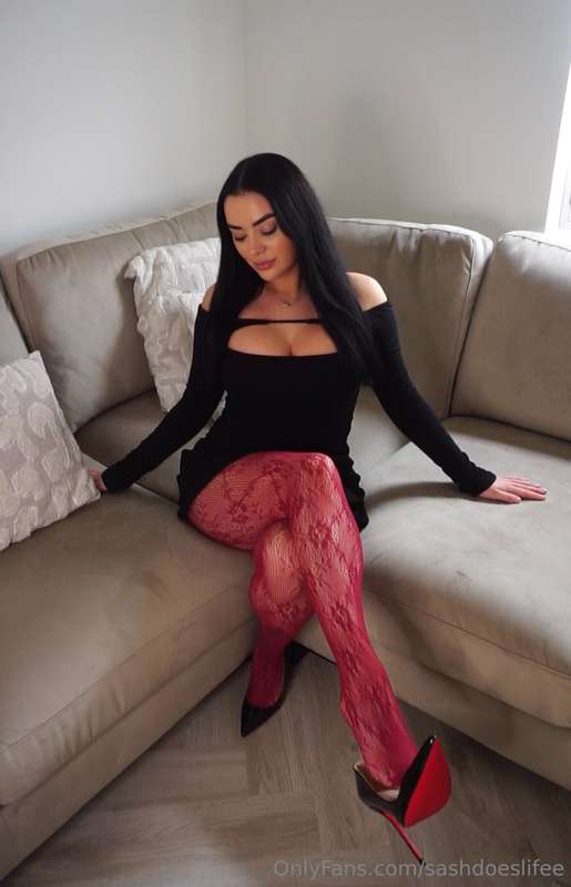 I’m a HUGE nylon lover ❤️ you can see more of me on my exclu.. 1