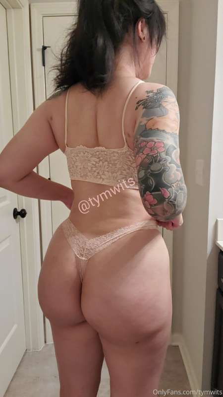 Took alot of photos today! Nude and non nude:3 
[Non nude] c.. 8