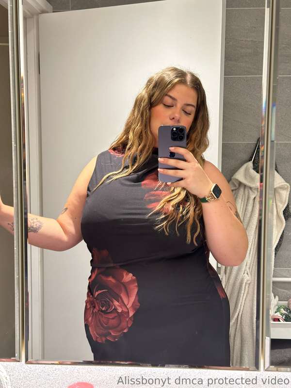 Trying to pick an outfit 🫶🏼  4