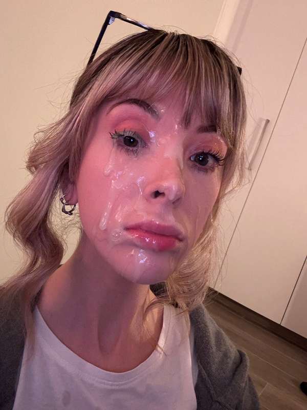 it’s the best day of the week… FACIAL FRIDAY!! 🥳💦hit ‘like’ .. 1