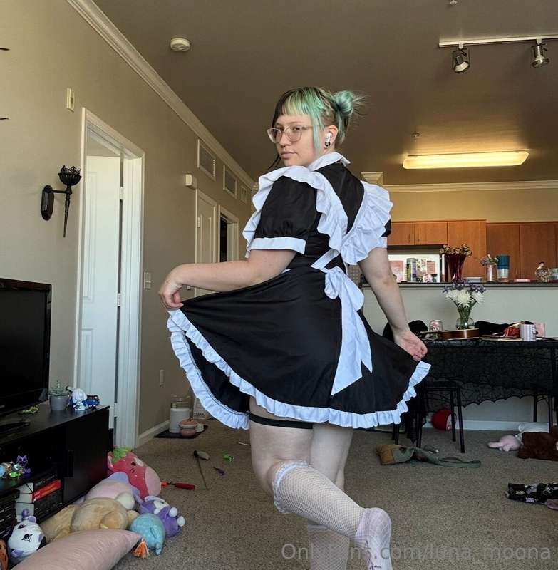 Didnt wanna clean today, so i decided to dress up for it! Wh..