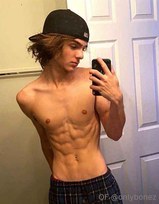 who’s ready for the dm surprise tonight on @vipbones ?😈