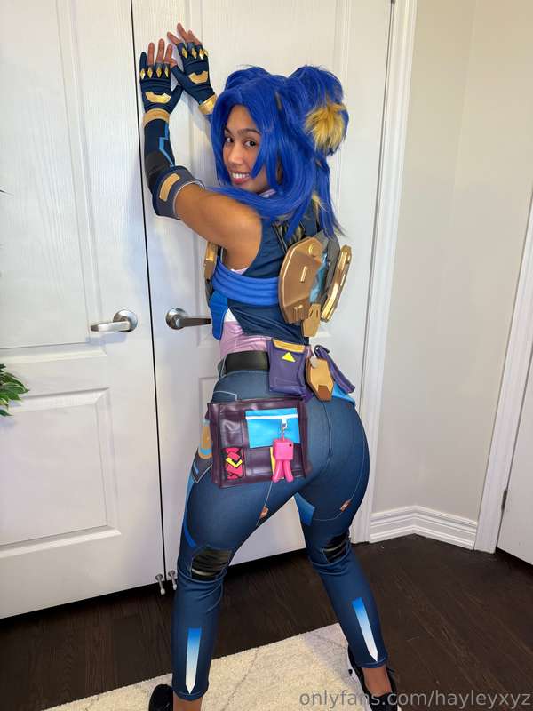 (Album + VIdeo) Neon from Valorant Cosplay! Showing off this.. 5