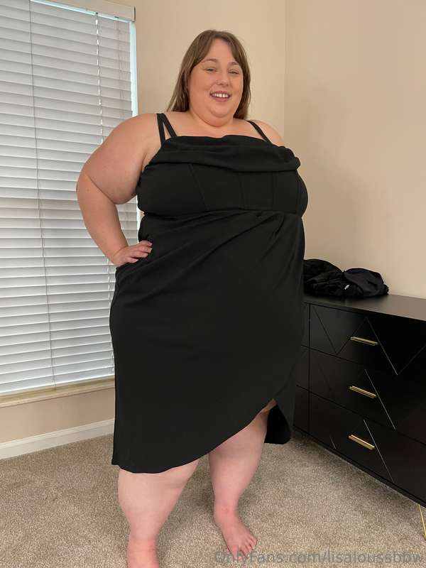 I had such a blast trying on all these dresses, it was fun r.. 7