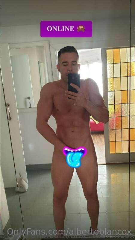 Quieres verme sin emoji??? pídemelo por dm 💌
Do you want to ..