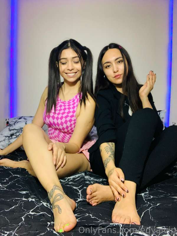 New set with @camibarefoot 🩷 
The firsts pics and the last p.. 11