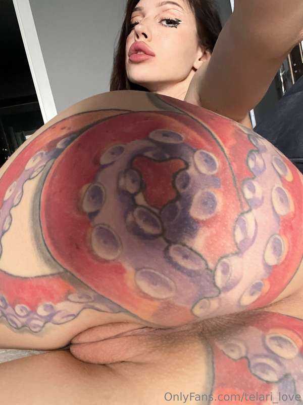 One ❤️ = One kiss. Give some kisses to my pussy :3 2