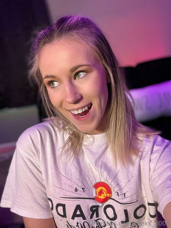 took this before my stream so I could announce I was going l..