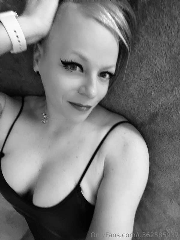 happy Tuesday, loves 🖤🖤🖤🖤 11