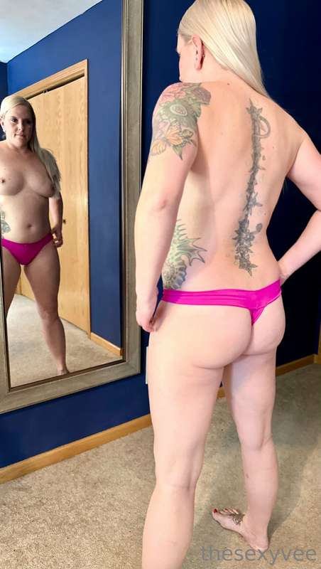 🩷 **Pretty in Pink** 🩷  **It's a booty 🍑 kind of day & if yo..