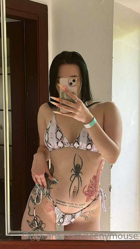 @lady_cryssstal These tattoos on her body just drive a man c..