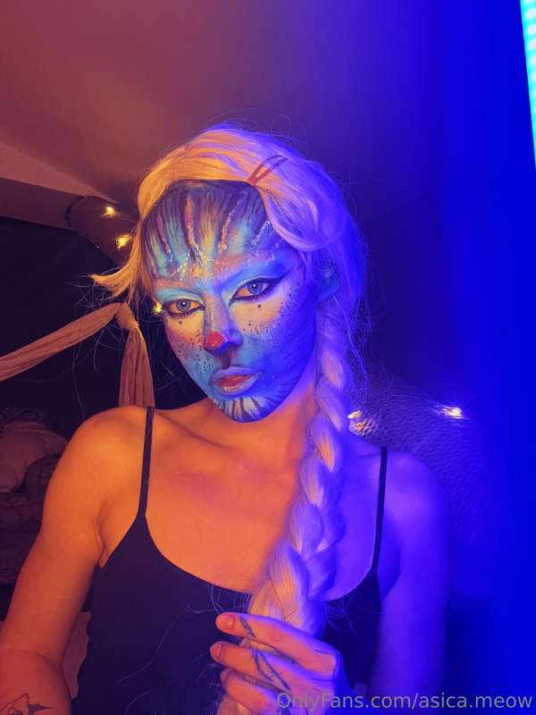 This is my Avatar cosplay, my vision of myself as a Na'vi💙 I.. 3