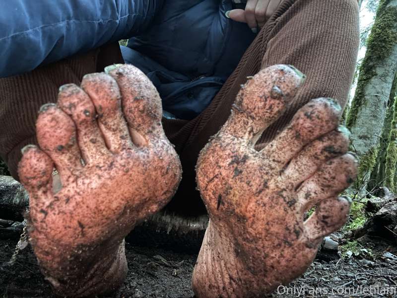 Got dirty on the trail 😳 I know some of u like when they’re .. 1