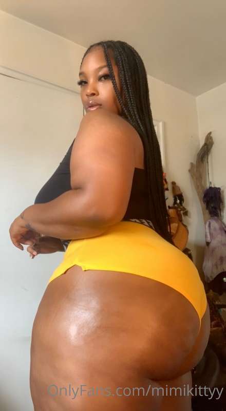 Do you like my PHAT AZZ in these shorts?😏🤪😬 1